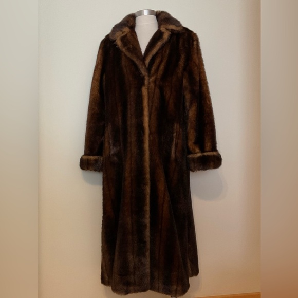 Regal Faux-Fur Vintage Long Brown Coat Size S-L - Picture 4 of 16